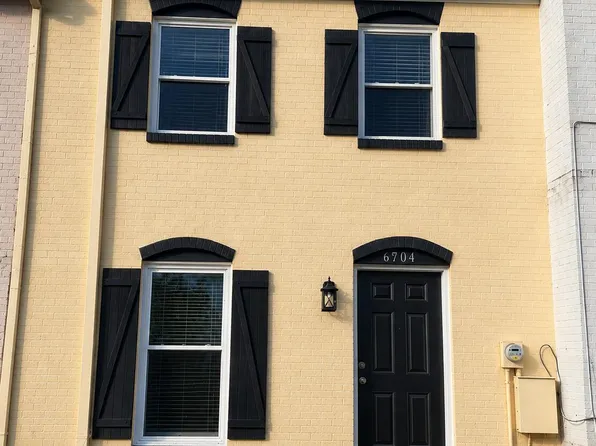 6904 Holly Lake Dr, Louisville, KY 40291