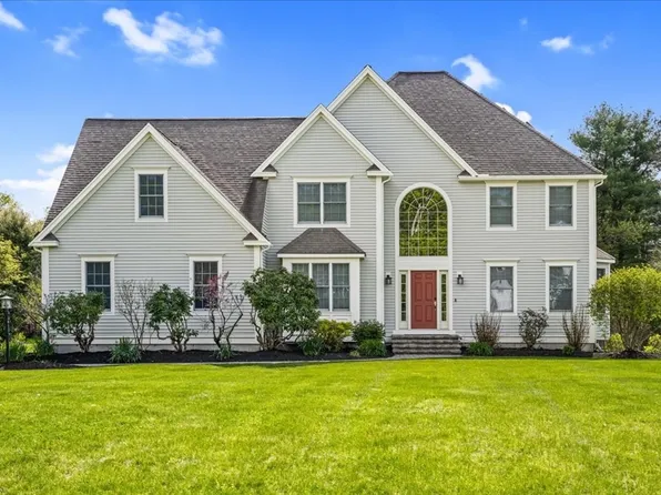 132 Pleasant St, Northborough, MA 01532