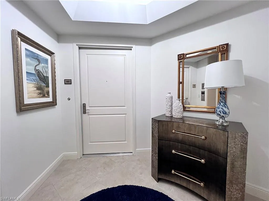 3 bed, 3.0 bath, 2658 sqft, $11,500 — Photo 4