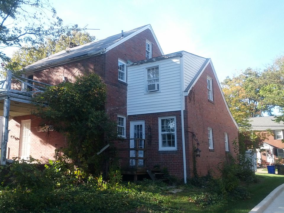 2nd image of 4612 23rd St N