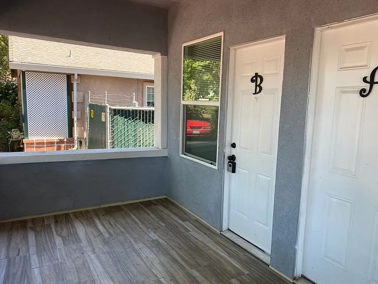 Burney Street Triplex — Photo 2