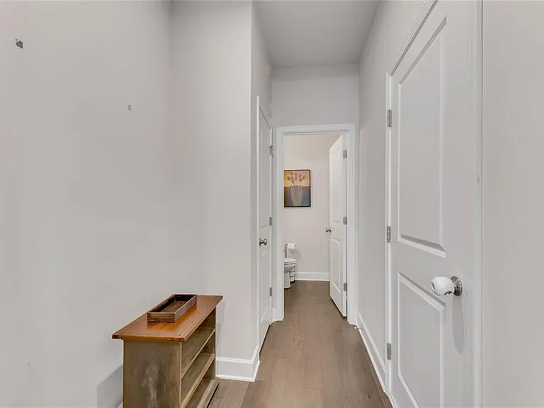 624 Spadina Rd — Photo 15