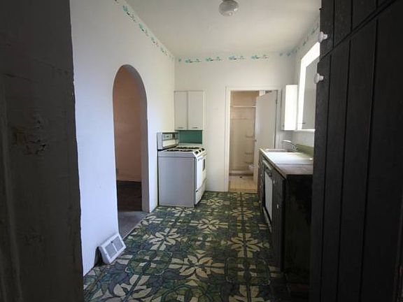 Front Unit Kitchen
