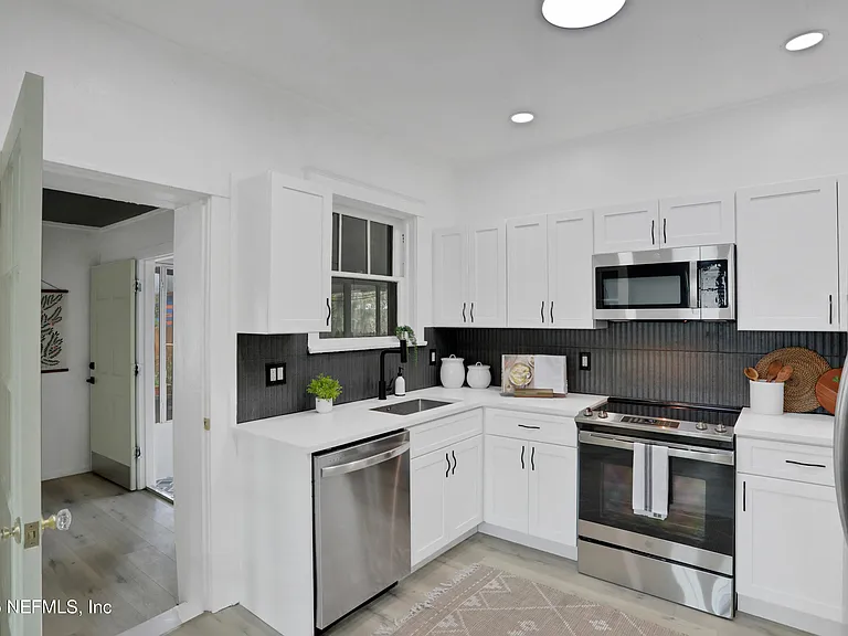 4725 French St — Photo 36