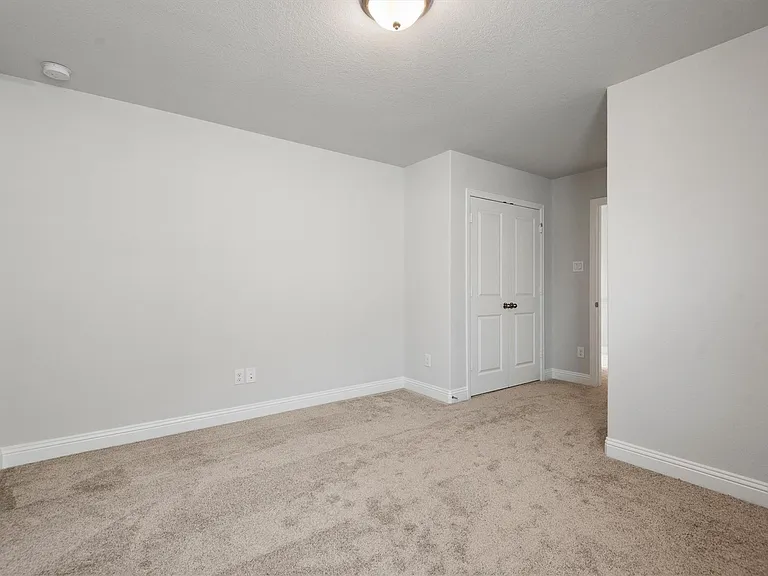 13155 Hidden Village Ct — Photo 37