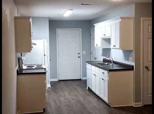 104 Walnut St #B, Alma, GA 31510