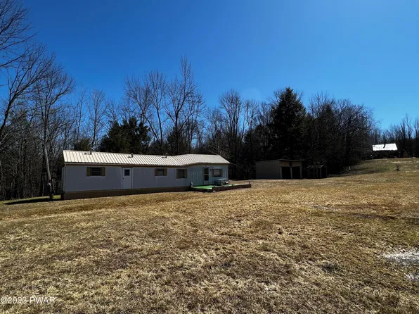 12 Jacob Rd, Waymart, PA 18472