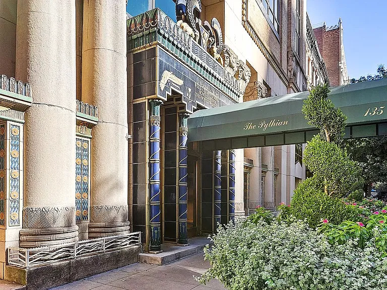 135 W 70th St #8C — Photo 13