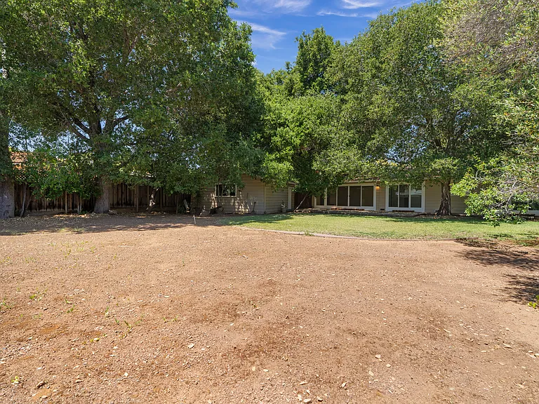 175 N El Monte Ave — Photo 29
