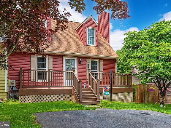 2nd image of 10807 Lake Square Ct