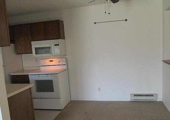 3rd image of 14182 Pennock Ave APT 208