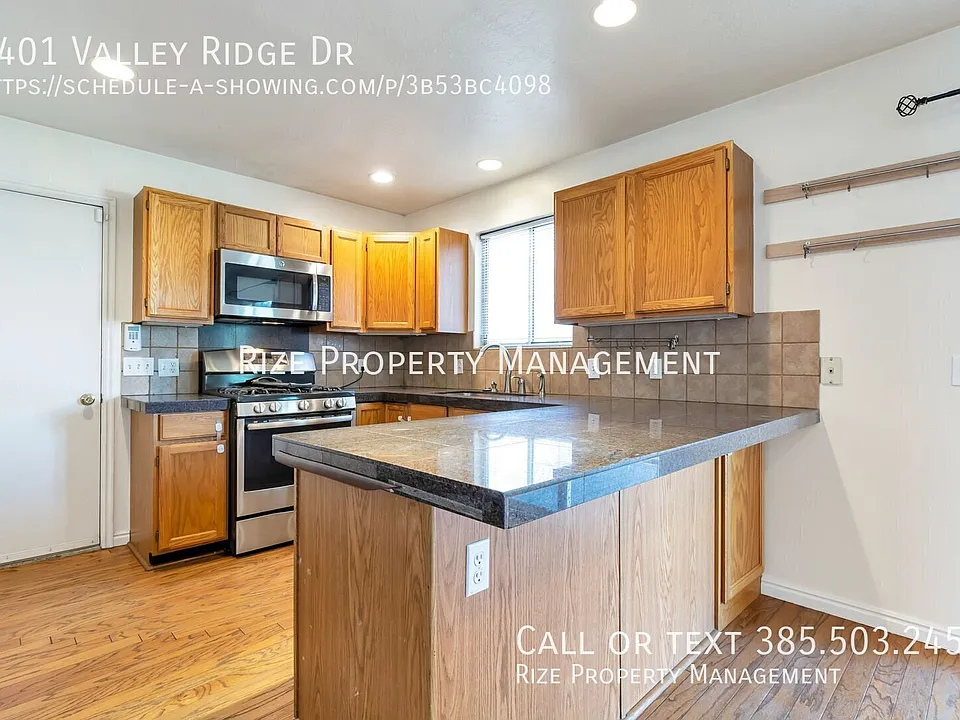 1401 E Valley Ridge Dr