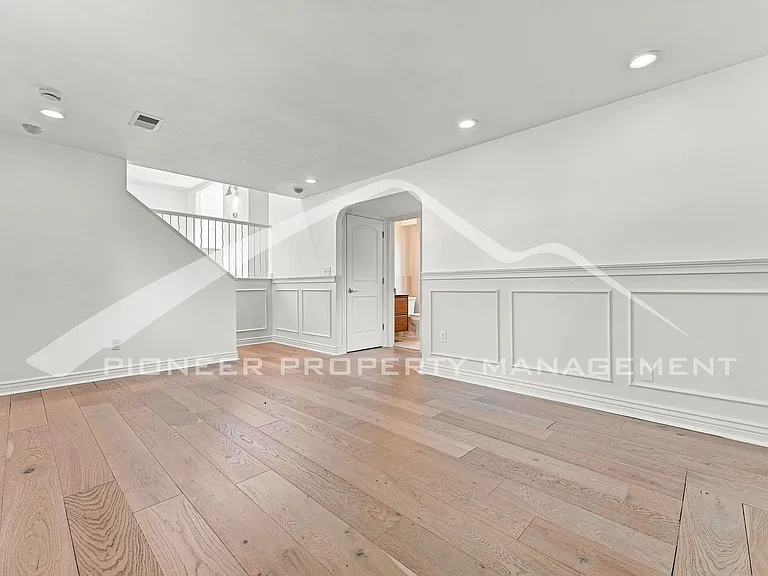 3167 S Emporia Ct — Photo 17