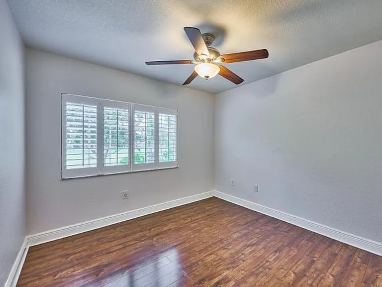 6725 Old Farm Trl — Photo 13