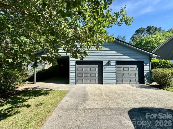 11209 Snapfinger Dr, Charlotte, NC 28277