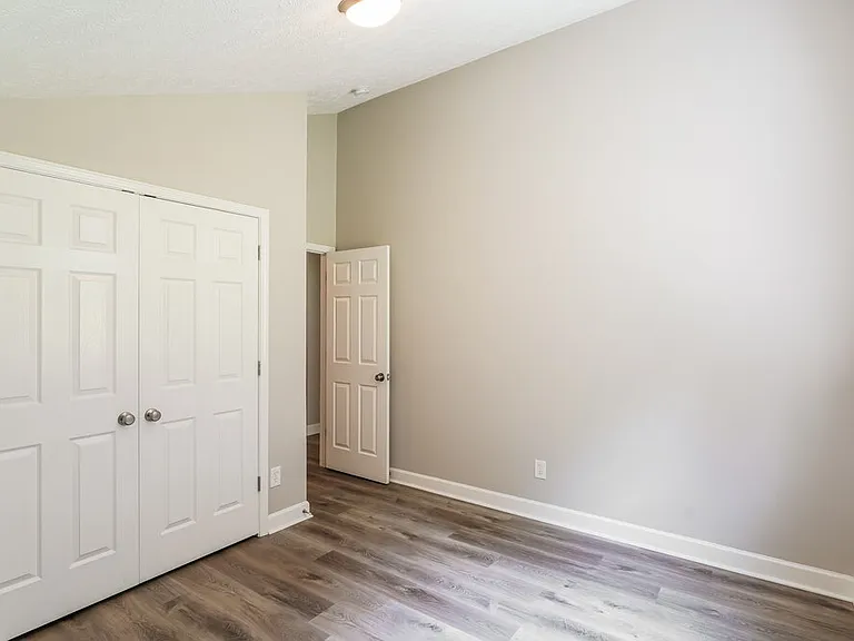 685 Belgium Dr — Photo 14