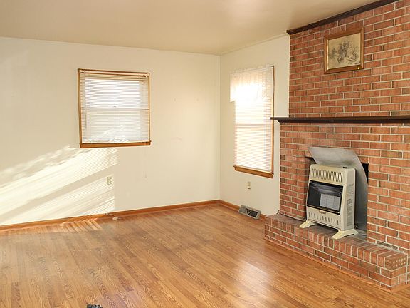 4th image of 205 Miller Dr