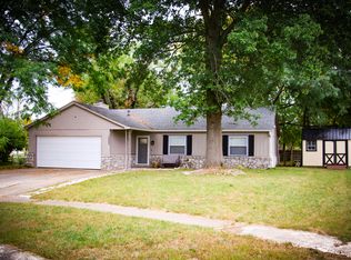 1247 Boonesboro Ct, Greenwood, IN 46142