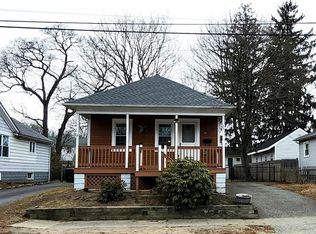 35 Transit St, Warwick, RI 02889