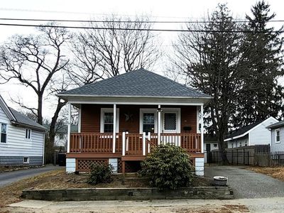 35 Transit St, Warwick, RI, 02889