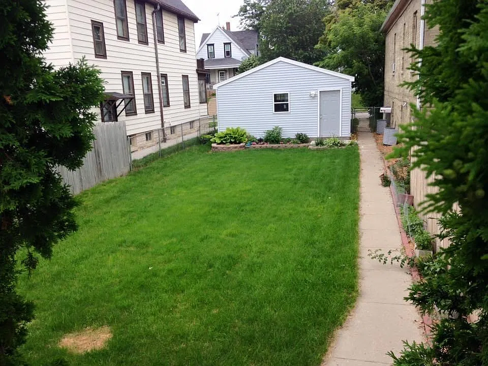 341 E Rosedale Ave — Photo 2