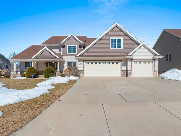 3585 Glen Abbey Dr, Green Bay, WI 54311
