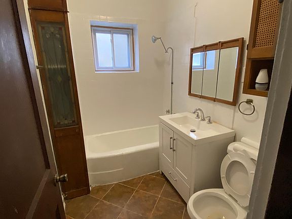 5th image of 2124 Harvey Ave #1