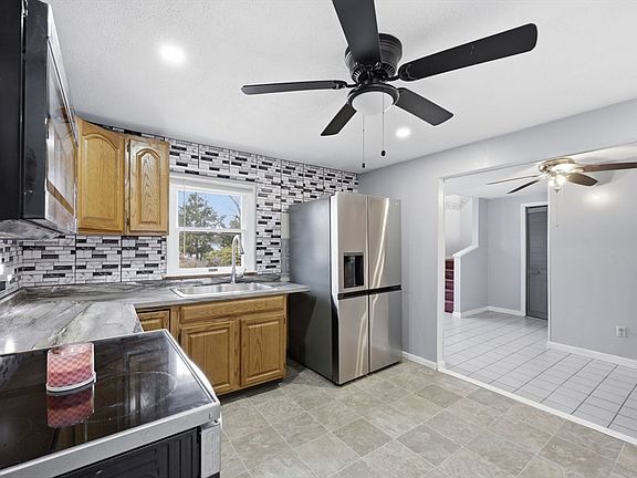 3rd image of 70 Warwick Rd