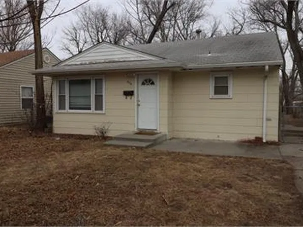 836 W 9th St, Junction City, KS 66441