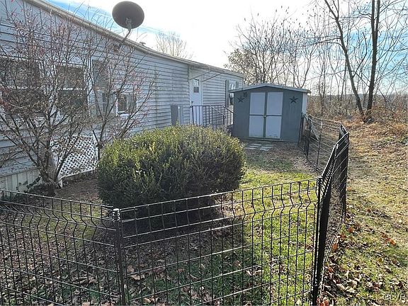 4th image of 12 Hickory Hills Dr
