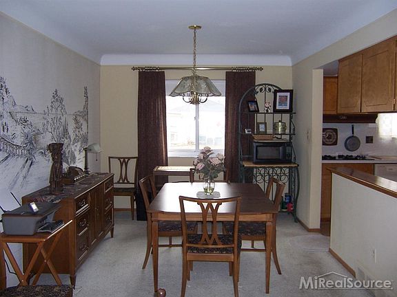 4th image of 26447 Roan Ave