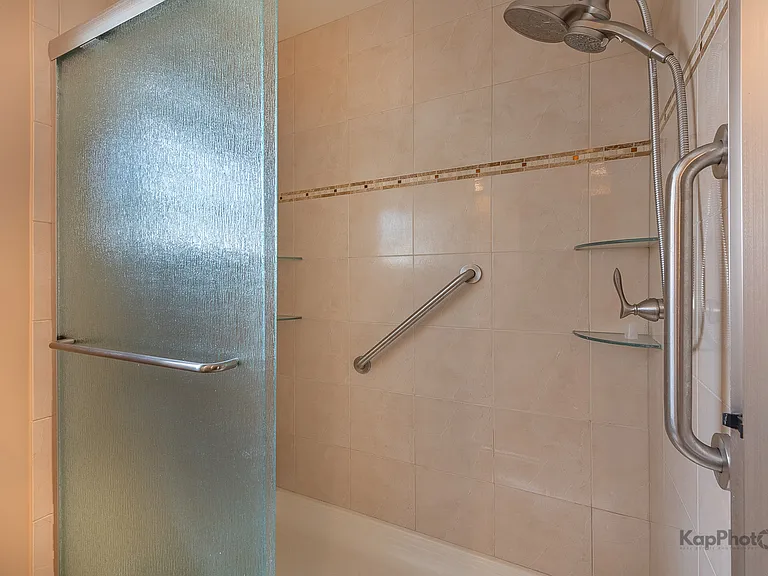 8465 W Berwyn Ave #1 — Photo 26