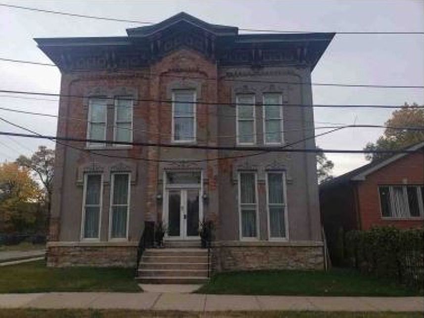 2nd image of 3558 S Artesian Ave