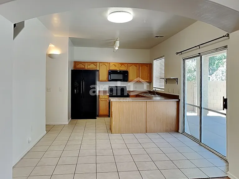 4242 E Baylor Ln — Photo 5