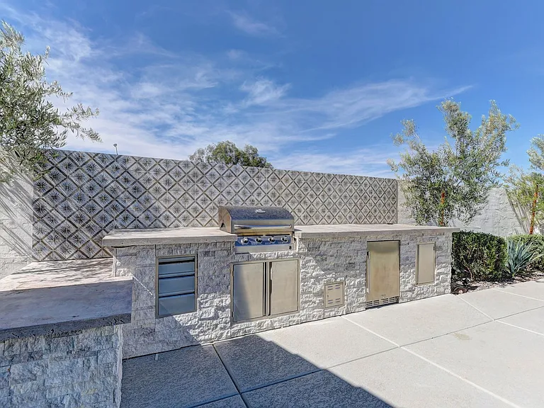 6390 Montrose Park Ct — Photo 13