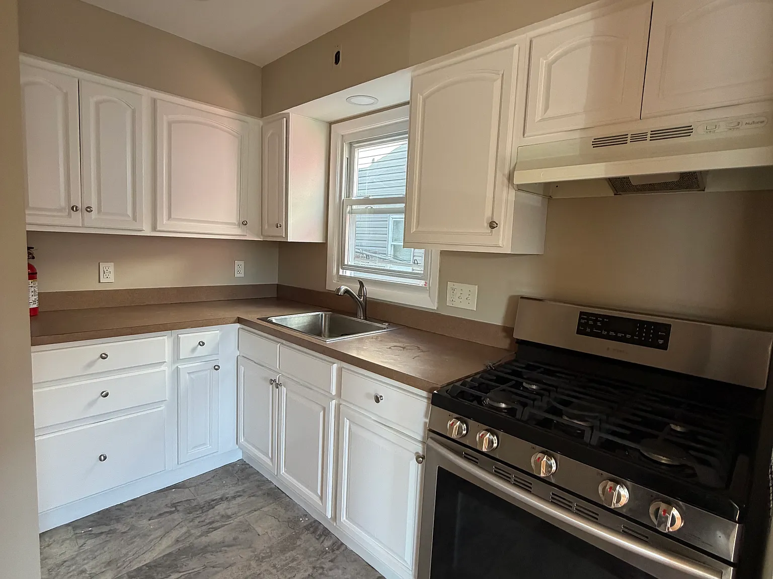 2 bed, $2,450 — Photo 4