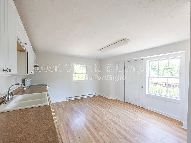 202 Main St #C — Photo 8