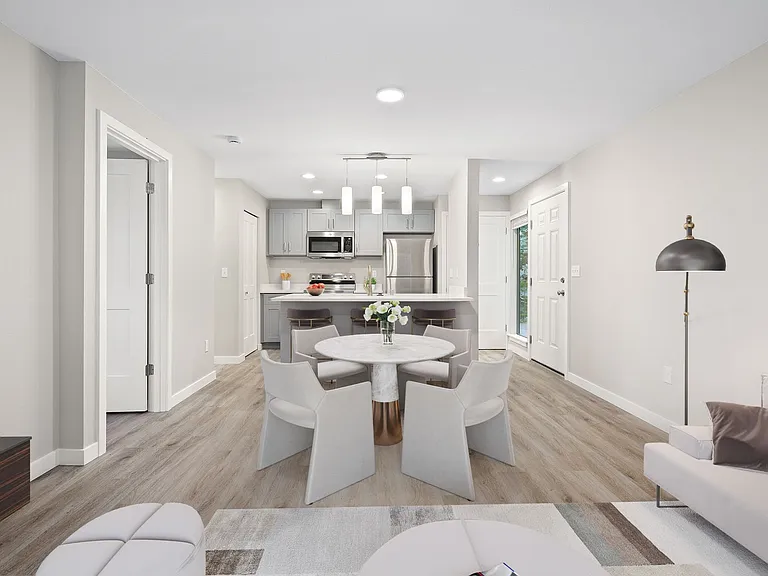 Bellevue One Condo Apartments — Photo 16
