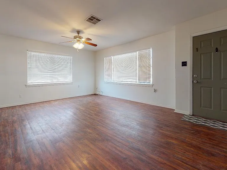 1105 Palasota Dr — Photo 5