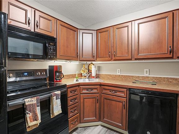 5th image of 1667 Sugarbush Ct