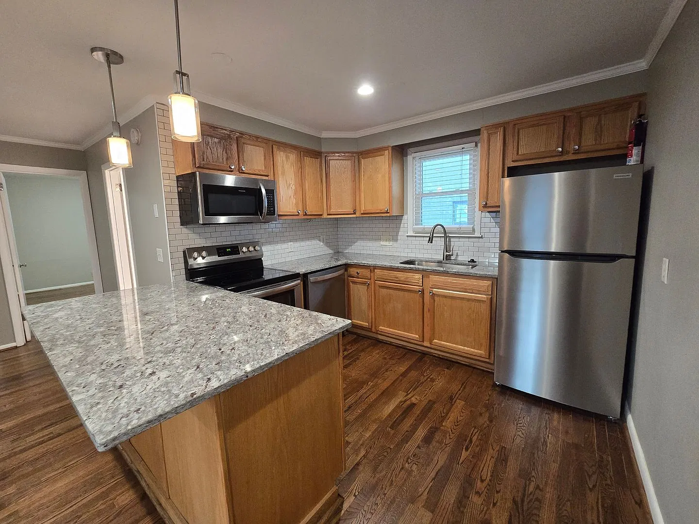 Charming 2 Bed 1 Bath Apartment | Hillsboro West-End — Photo 4