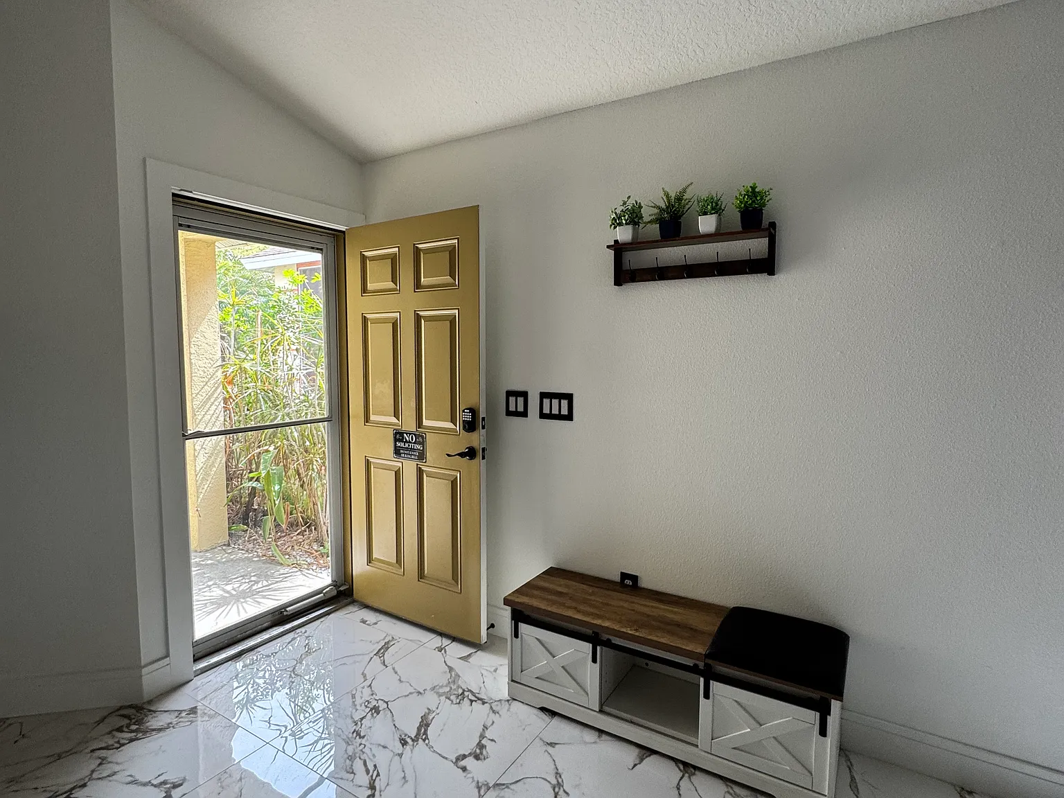 10854 Newbridge Dr — Photo 4