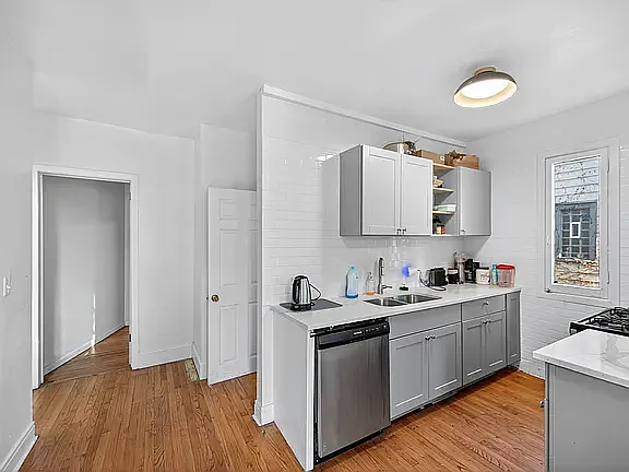 4 bed, $6,750 — Photo 4