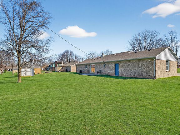 2nd image of 1111 S Rangeline Rd