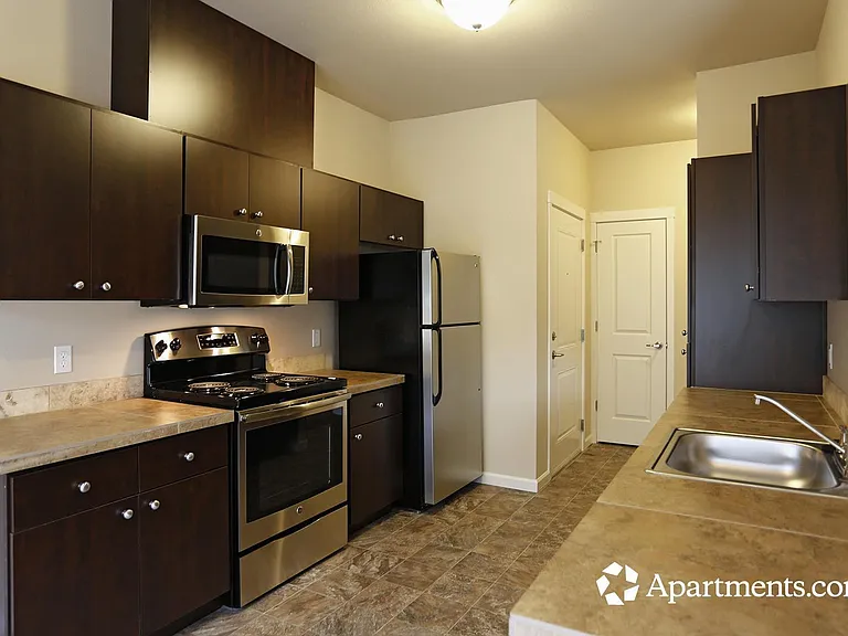 Plumtree Apartments — Photo 9