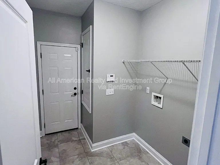 598 Emerald Ln — Photo 30