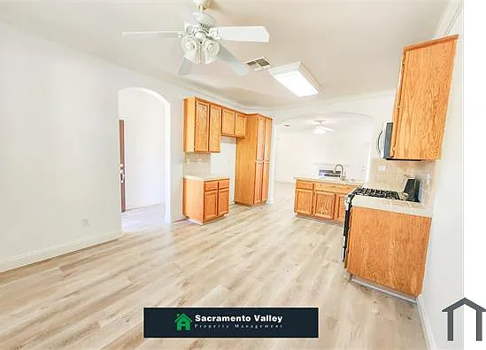 1901 Yarnell Way — Photo 9