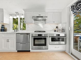 25 Grove Ave, Hingham, MA 02043