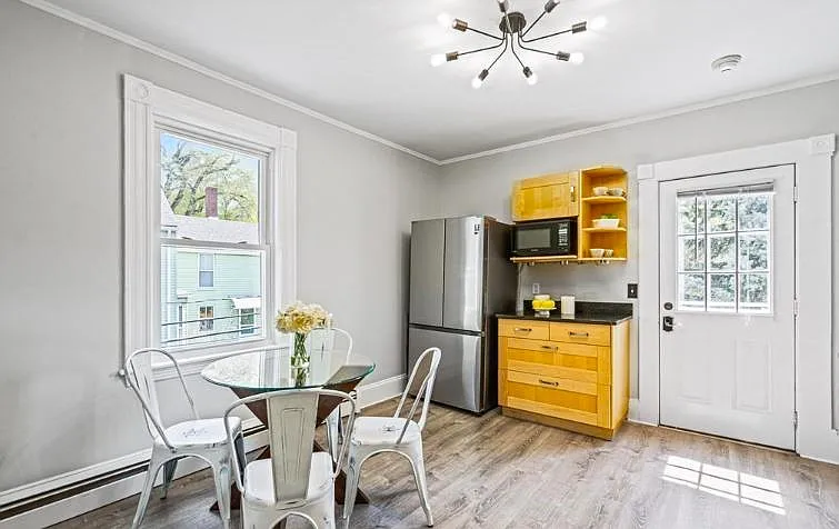 4 bed, 1281 sqft, $3,600 — Photo 4