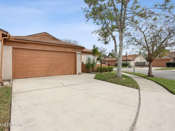 7829 FAWN BROOK Circle W, Jacksonville, FL 32256